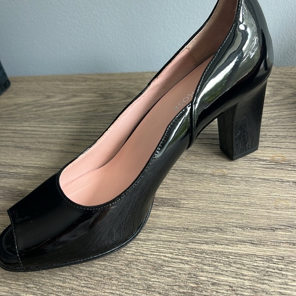 Taryn Rose Black Patent Leather Peep Toe Heels - Pumps GUC - Size 9 - Fierce - Picture 6 of 12